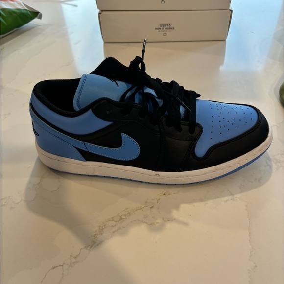 Air Jordan ones low cut size 10 - Picture 2 of 5